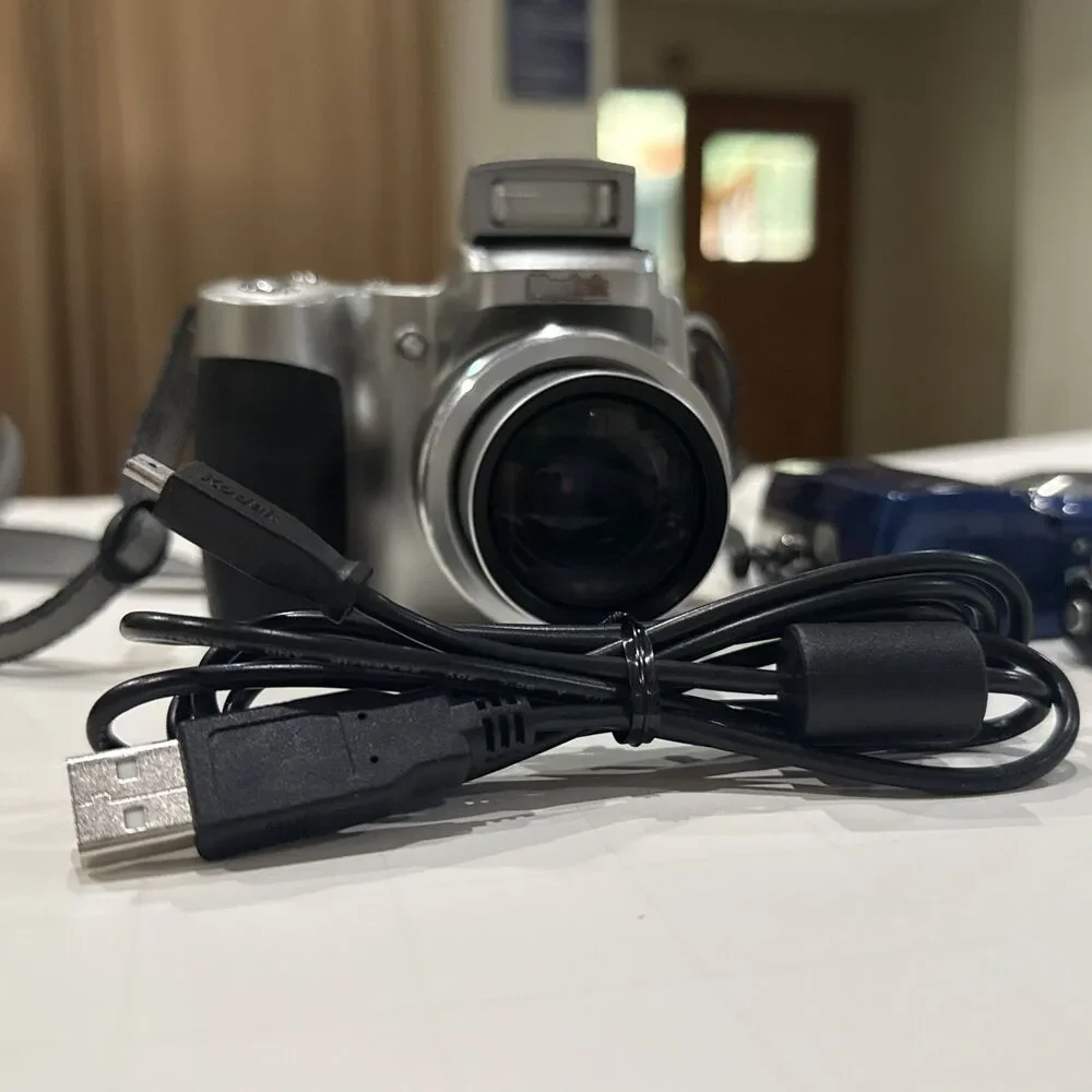 Kodak EasyShare Z650 Tested Working + CD82 Camera Lot Charger Included READ
